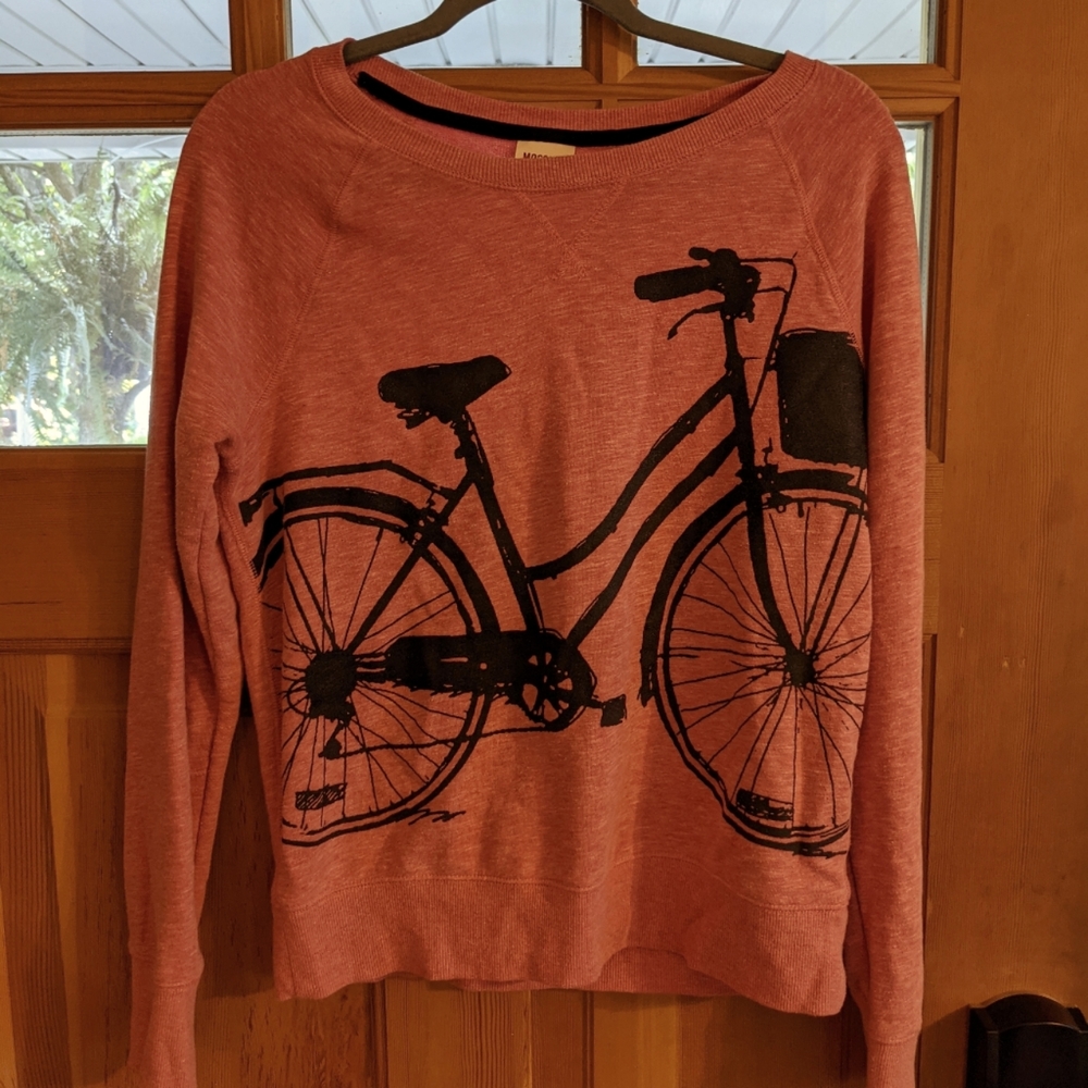 Light weight crew neck sweater